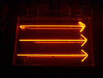 NS086-3arrows-red